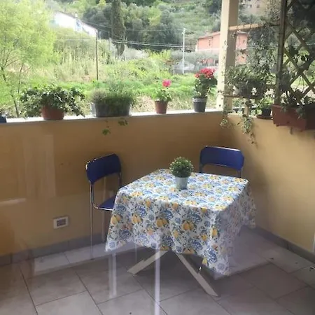 Lejlighed Charming With Parking 5 Minutes From Lerici