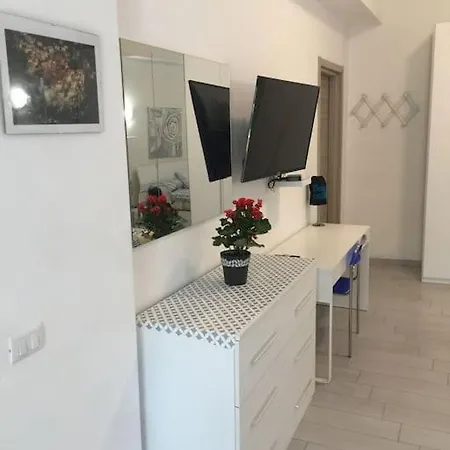 Charming With Parking 5 Minutes From Lejlighed Lerici